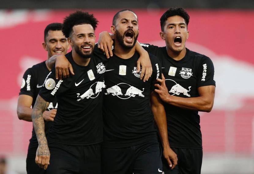 Red Bull Bragantino vence o Goiás por 2 a 0
